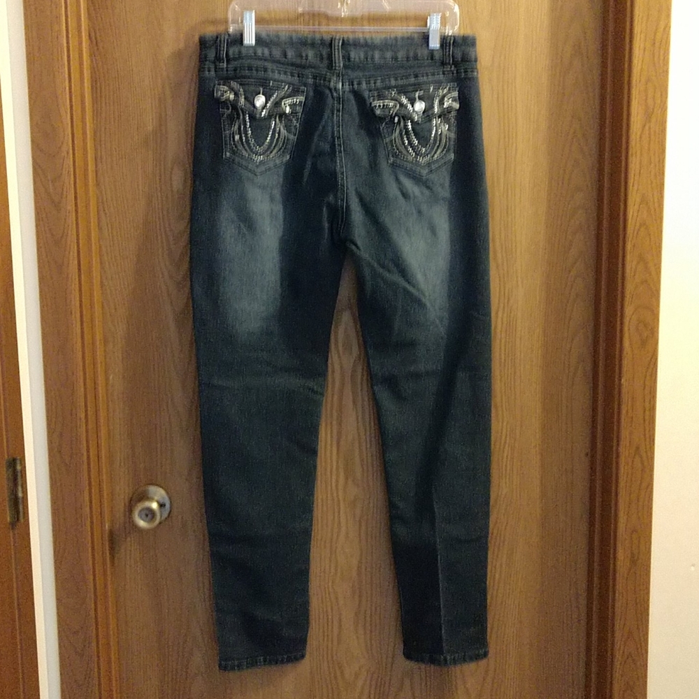 Jeans - Picture 2 of 6